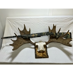 UM93512GA Pre-Owned Mossberg 935, SA 12ga, 28",3-1/2" Mossy Oak Obesession